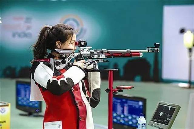 射击锦标赛，江南闪电队与东城玄武队强势横扫，VAR改判成焦点！目标直指冠军